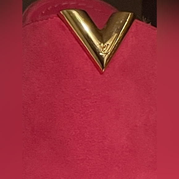 LOUIS VUITTON BAHIANA MULE IN HOT FUSCHIA PINK baby goat SUEDE. - Picture 3 of 5